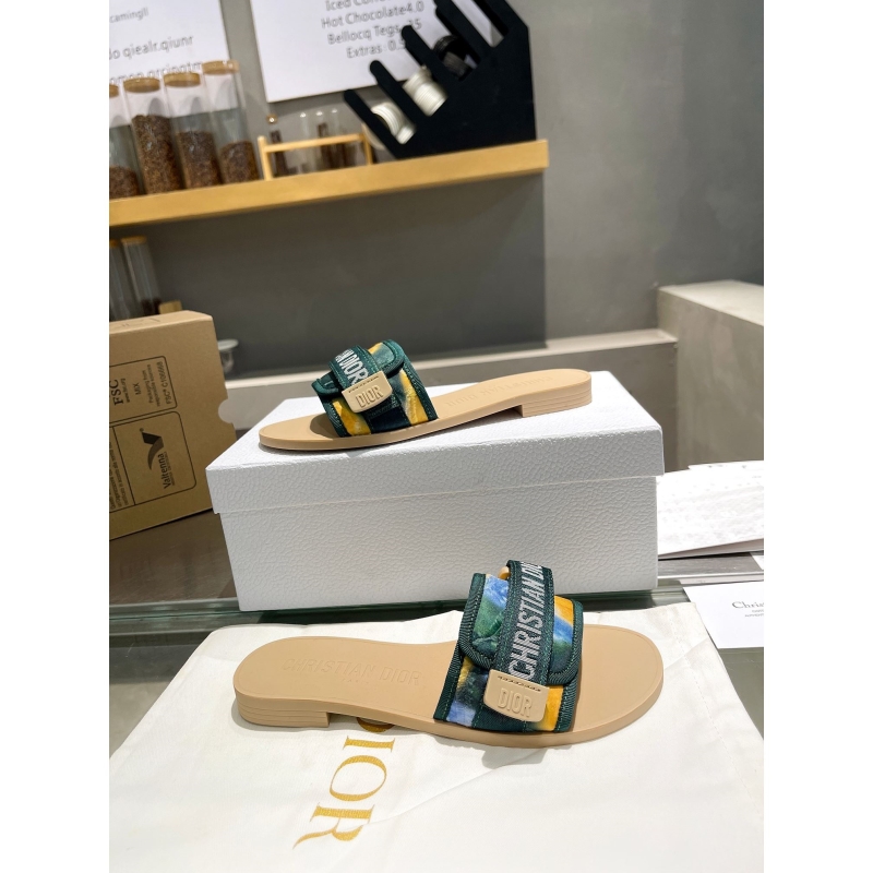 ch**an D*or slippers